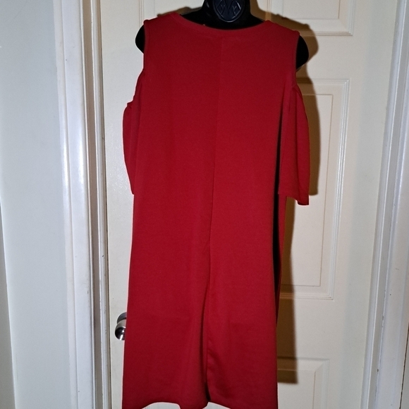 Signature cold shoulder dress size Large - Picture 2 of 4